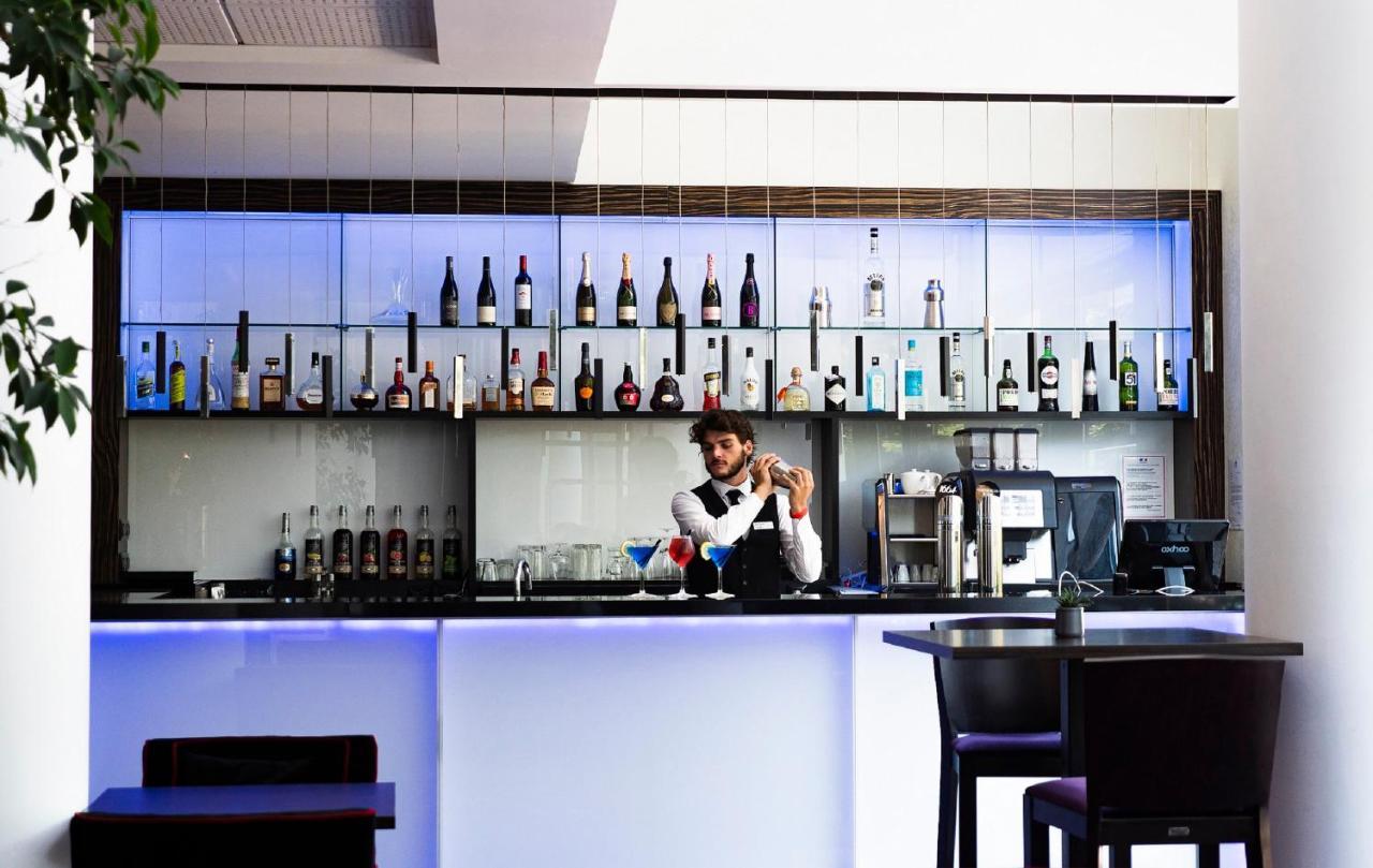 Radisson Blu Hotel, 4*