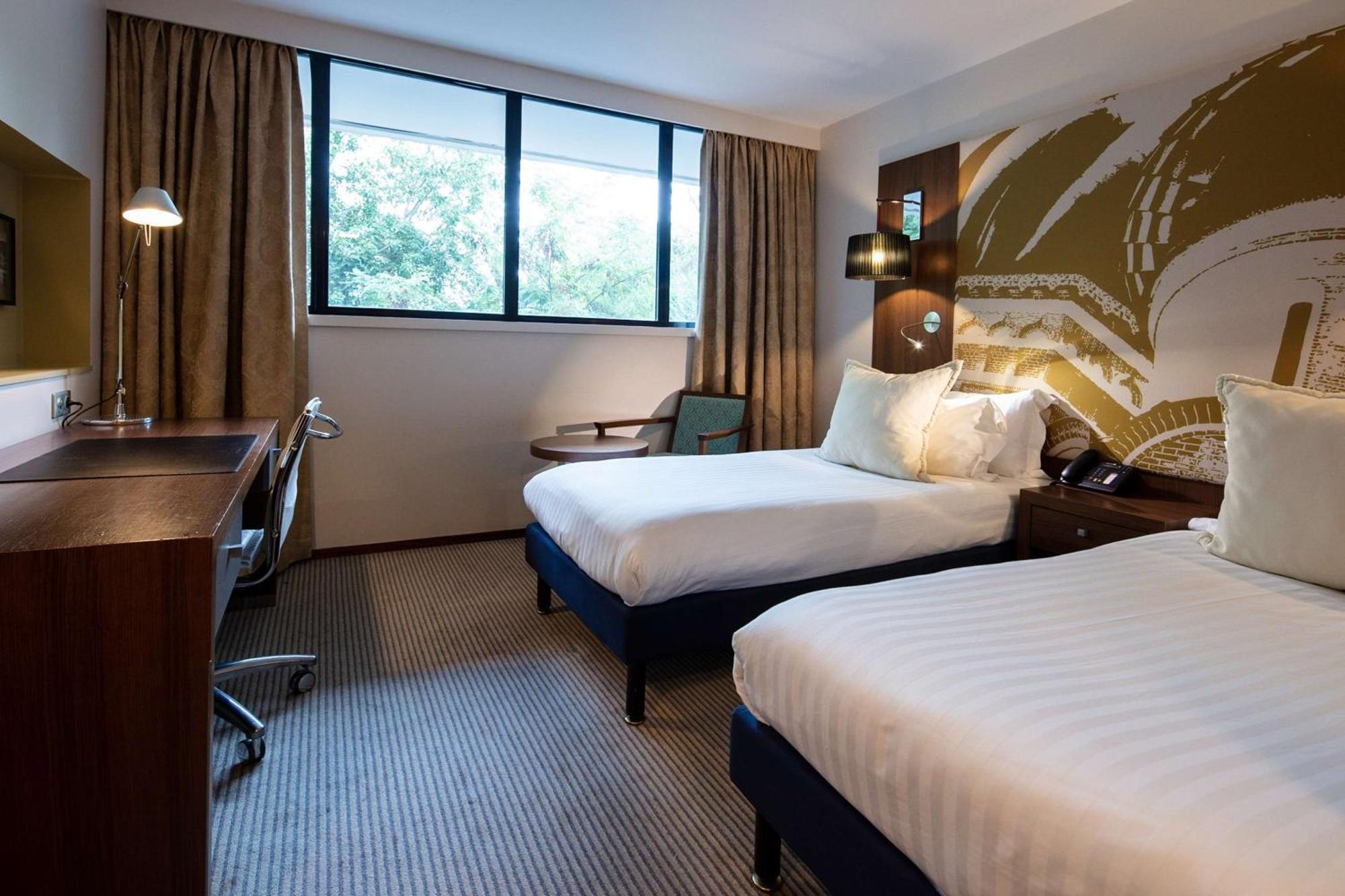 Radisson Blu Hotel, Hotel