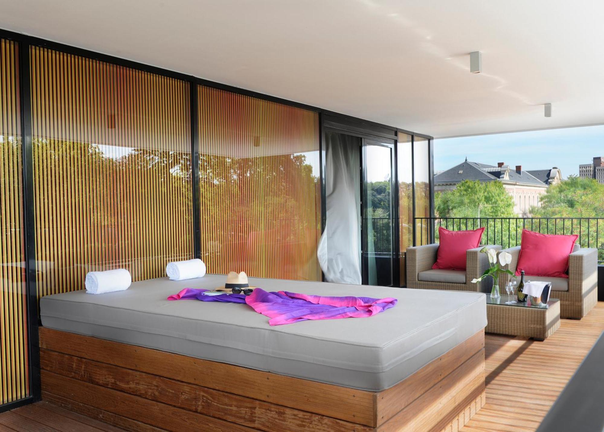 Radisson Blu Hotel, 4*
